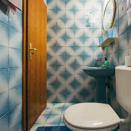 Lovre - Close To The Sea Брела