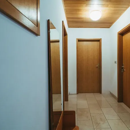 Lovre - Close To The Sea Apartment