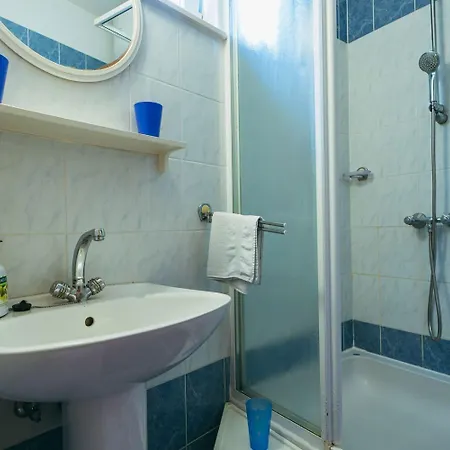 Apartment Lovre - Close To The Sea *