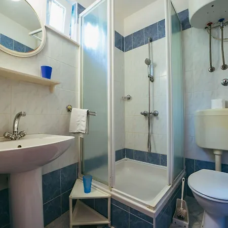 Apartment Lovre - Close To The Sea Brela