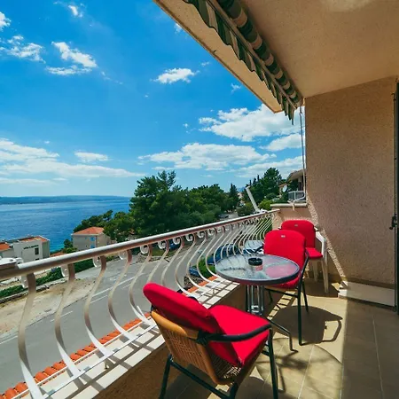 Apartment Lovre - Close To The Sea Brela