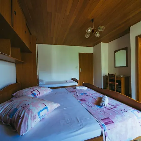 Lovre - Close To The Sea Apartment