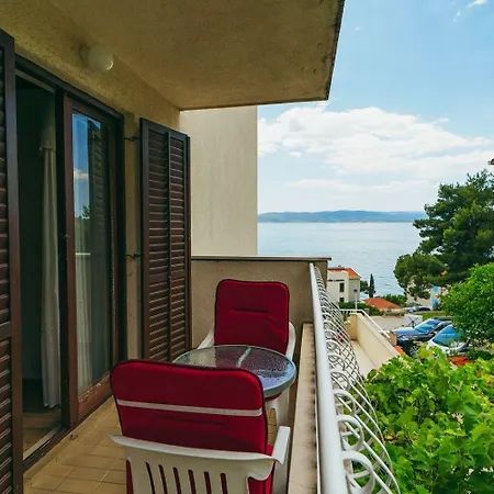 Apartment Lovre - Close To The Sea