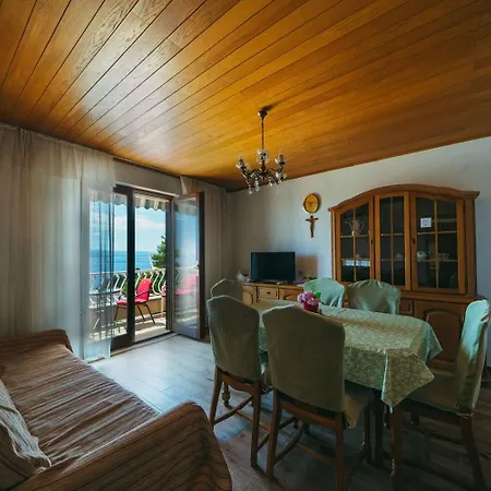 Lovre - Close To The Sea Apartment Brela