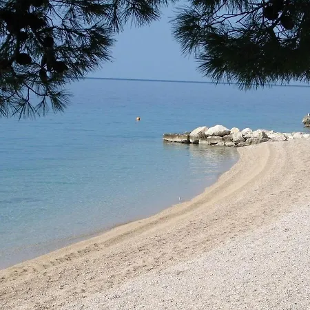 Lovre - Close To The Sea Brela