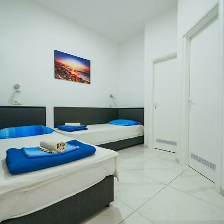 Lovre - Close To The Sea Apartment Brela